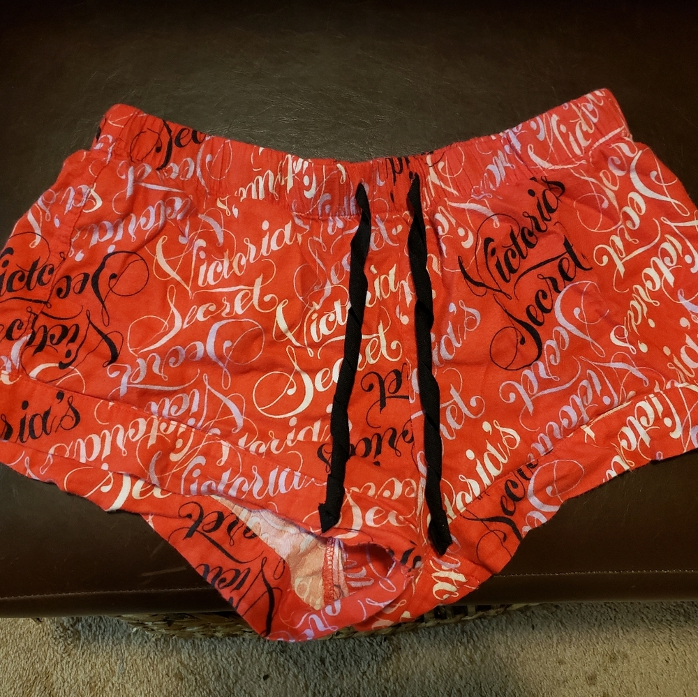 Victoria's secret xs sleep short logo